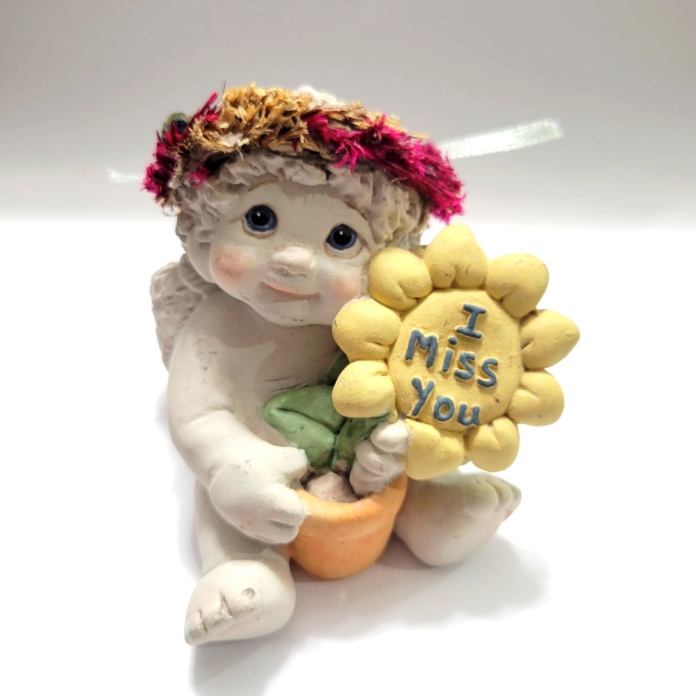 Dreamsicles Vintage 2000's Be Mine figurine.